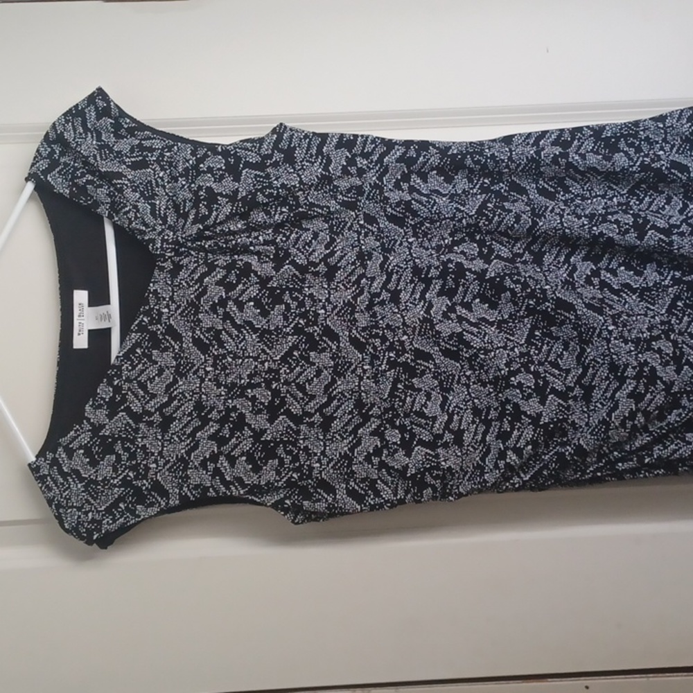 WHITE HOUSE BLACK MARKET Black and White Mesh Knit Sheath Dress - Size‎ 12
